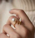 BUTTERFLY W/PEARL RING