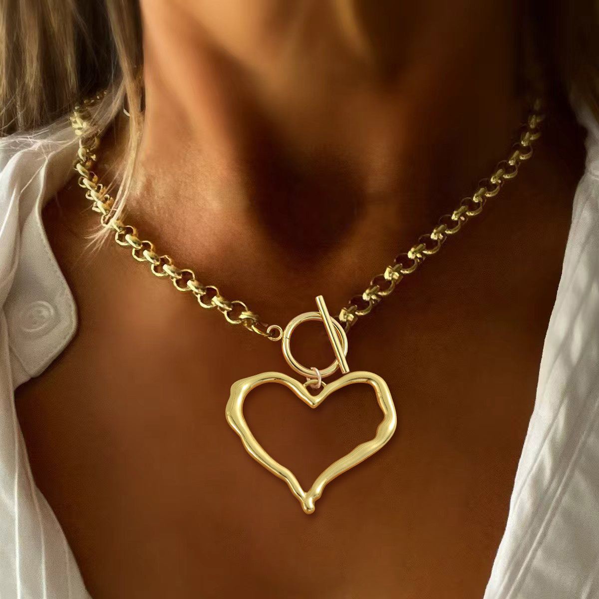 MAGDALENA HEART NECKLACE