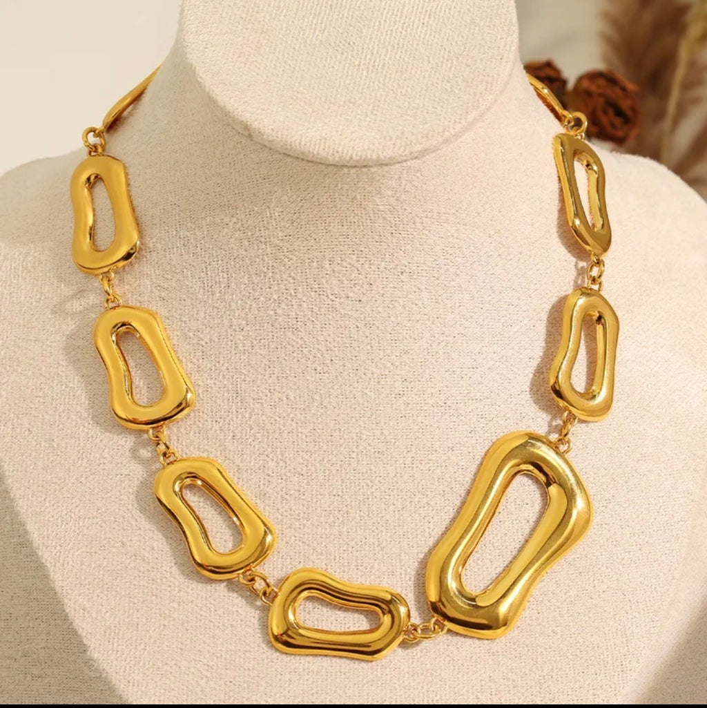NOA GOLD NECKLACE